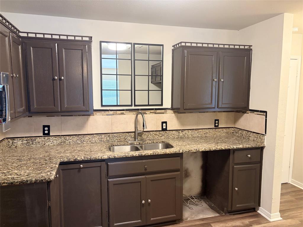 2025 Lyle Avenue Waco, TX 76708 - Photo 8 of 35 NEW DISHWASHER TO BE INSTALLED