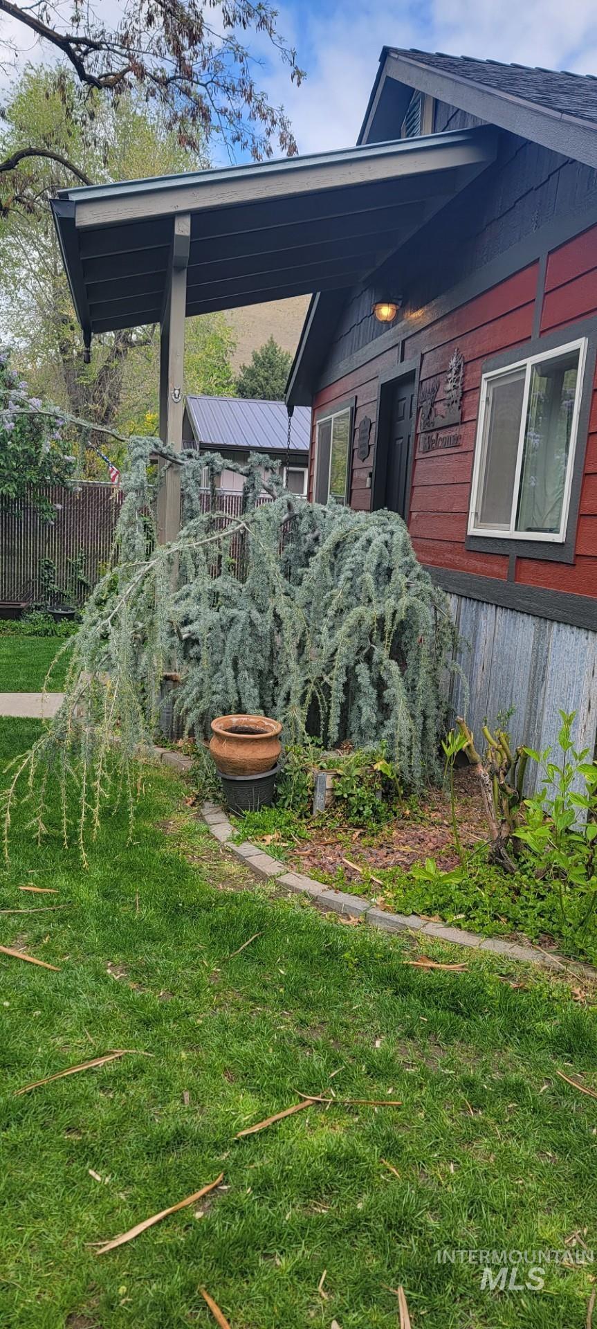 1006 Borah Avenue Riggins, ID 83549 - Photo 3 of 23 Doorway to property