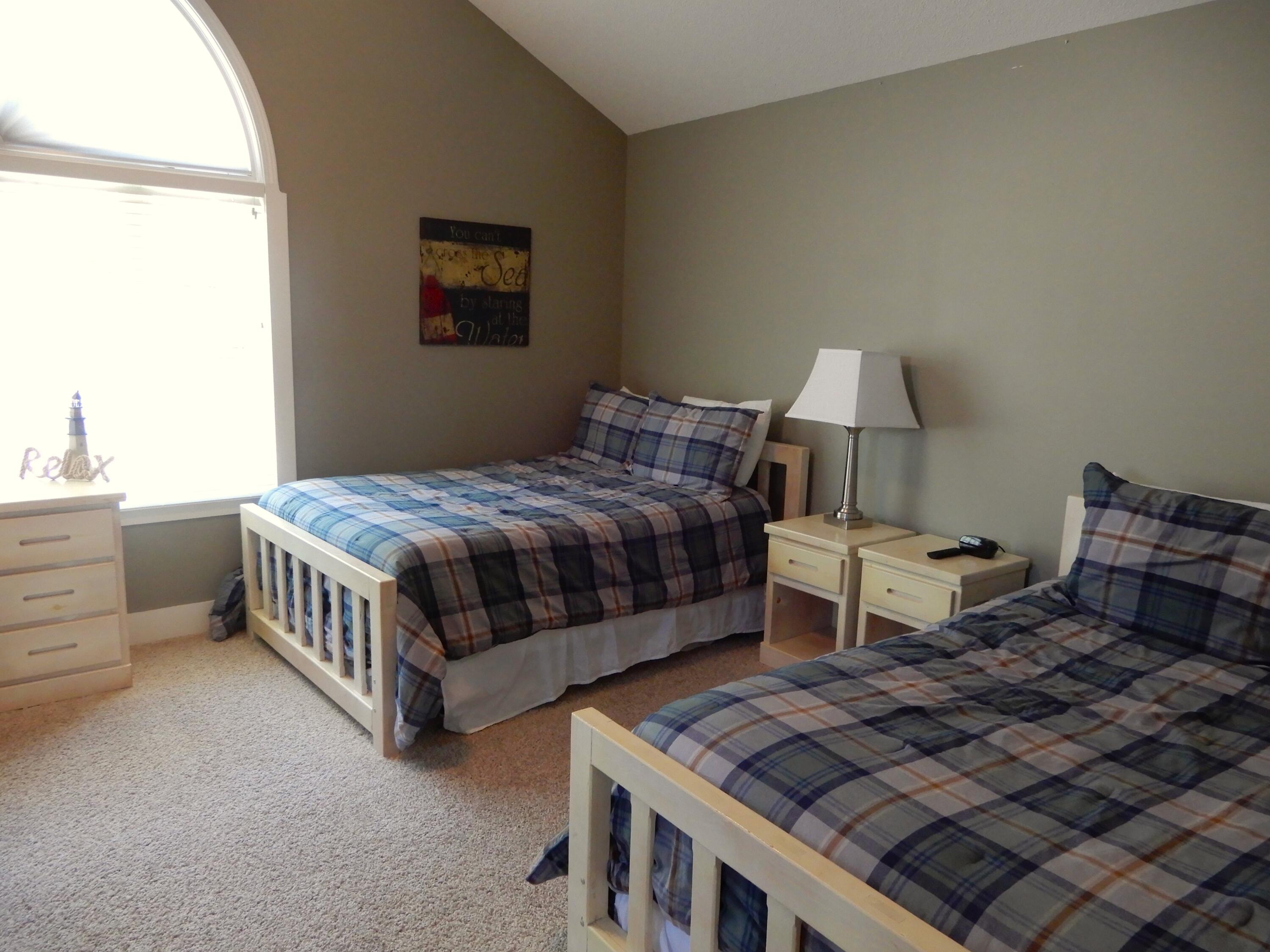 606 Tortuga Lane, Unit 606 Grand Rivers, KY 42045 - Photo 23 of 40 GUEST BEDROOM UP