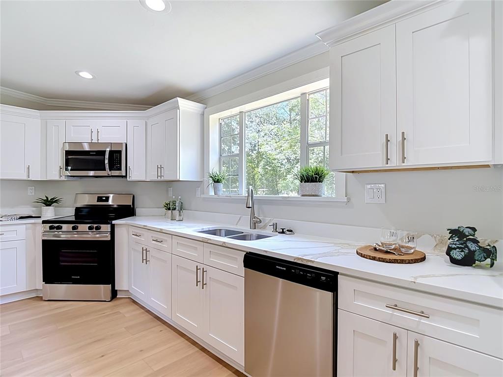 41310 Merrick Road Zephyrhills, FL 33540 - Photo 16 of 41 Gallery Image 16