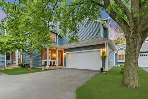 $335,000 | 125 South Atherton Court, Bloomingdale, IL 60108