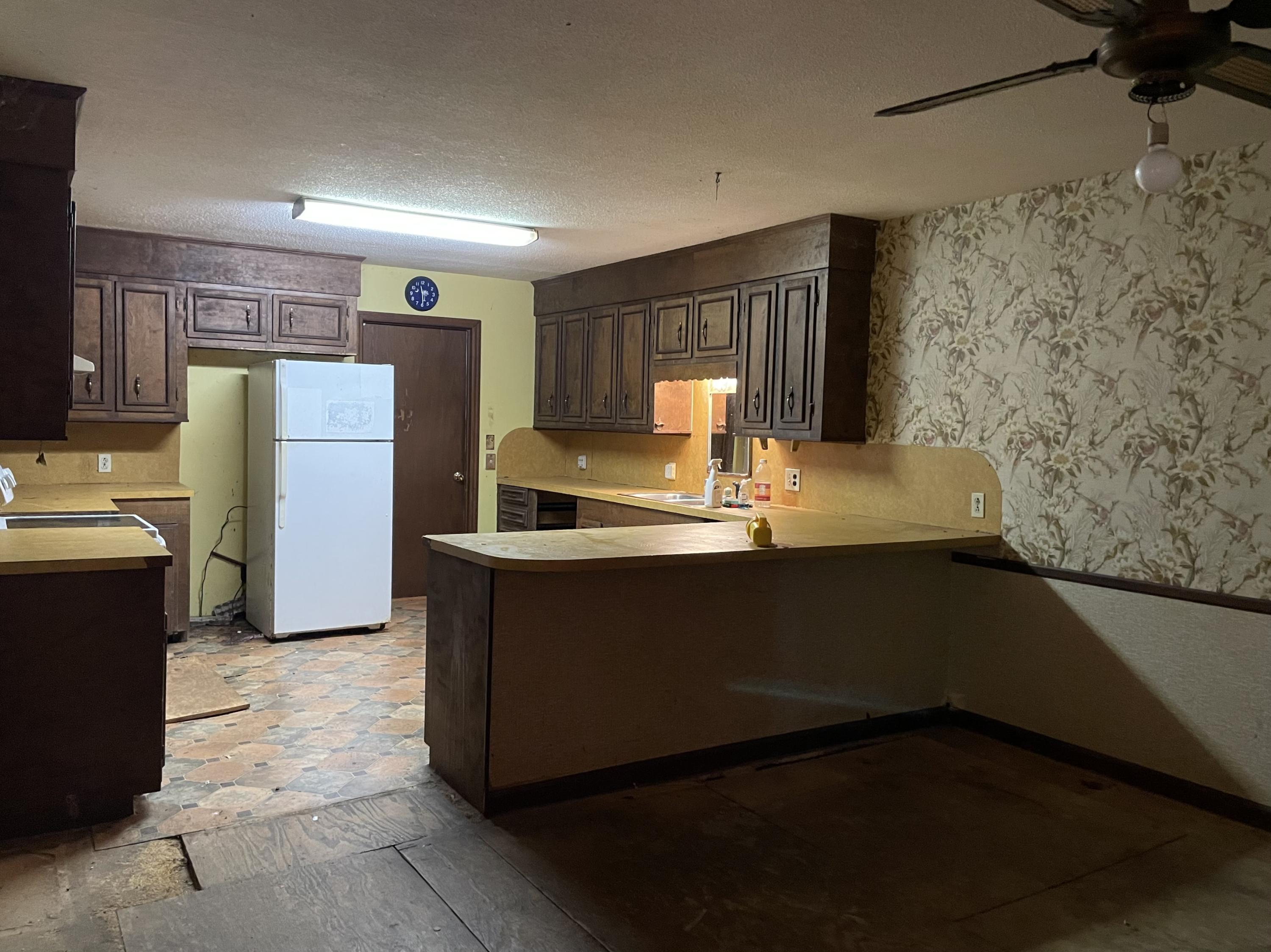 138 Water Oak Drive Ridgeville, SC 29472 - Photo 5 of 16 Kitchen
