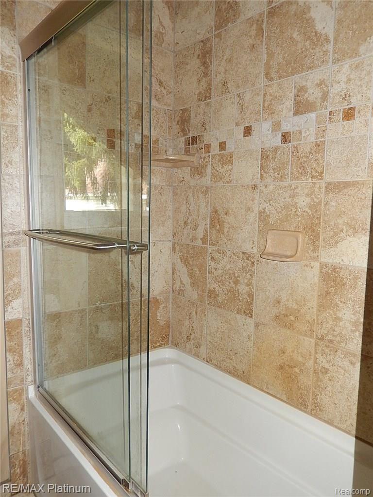 11005 Mcgregor Road Pinckney, MI 48169 - Photo 30 of 37 30.JPG