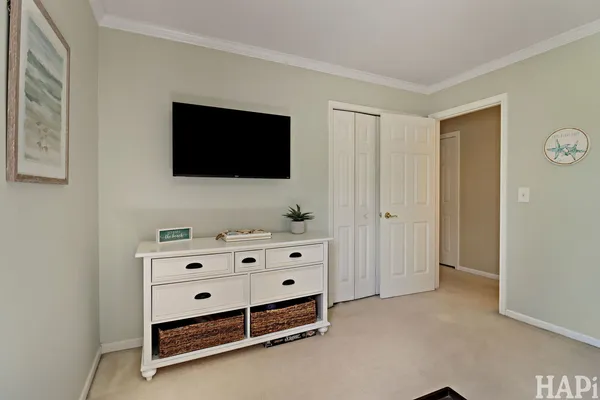 $385,000 | 38 Chelsea Lane, Cary, IL 60013