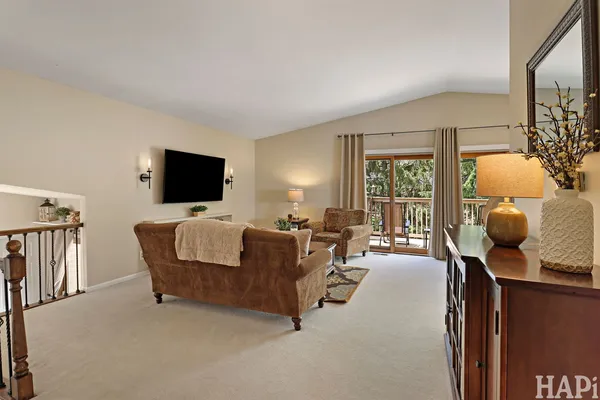 $385,000 | 38 Chelsea Lane, Cary, IL 60013