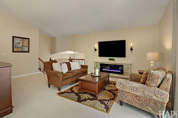 $385,000 | 38 Chelsea Lane, Cary, IL 60013