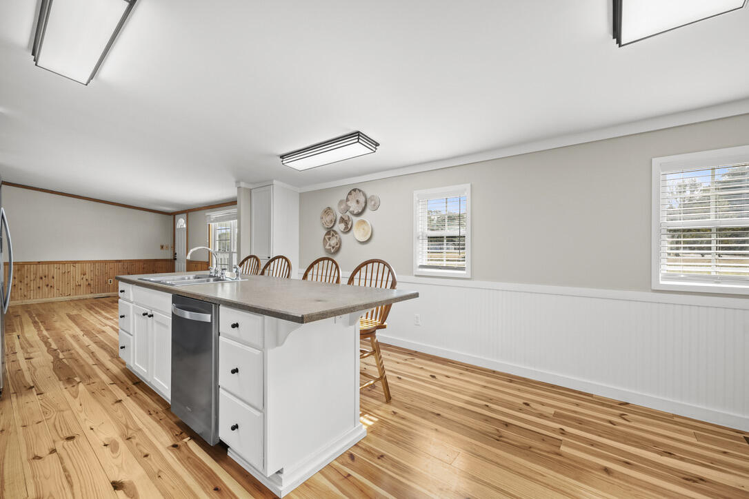 2332 Cooper Store Road Moncks Corner, SC 29461 - Photo 8 of 50 19457A3B-58C4-437C-BD32-6EED14AFF740_1_1