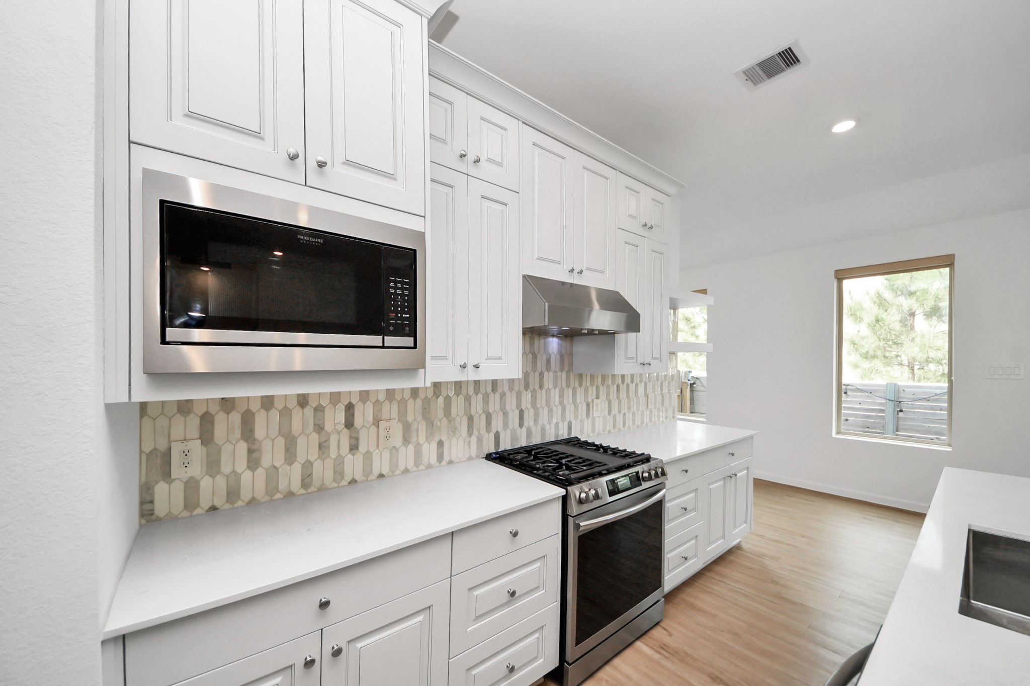 15623 Red Panda Road Conroe, TX 77302 - Photo 10 of 37