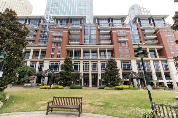 $1,825,000 | 435 South Tryon Street, Unit 901, Charlotte, NC 28202