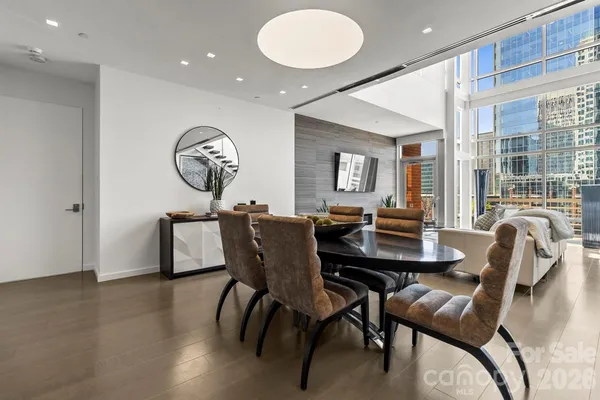 $1,825,000 | 435 South Tryon Street, Unit 901, Charlotte, NC 28202