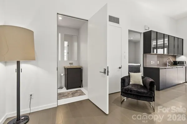 $1,825,000 | 435 South Tryon Street, Unit 901, Charlotte, NC 28202