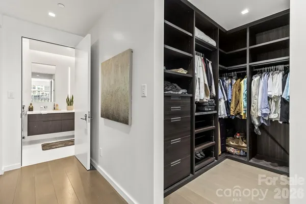 $1,825,000 | 435 South Tryon Street, Unit 901, Charlotte, NC 28202