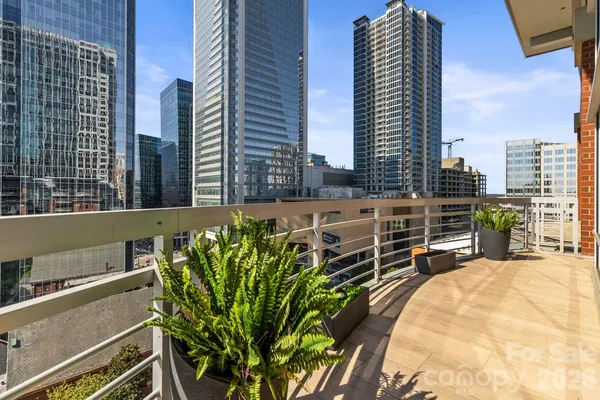 $1,825,000 | 435 South Tryon Street, Unit 901, Charlotte, NC 28202