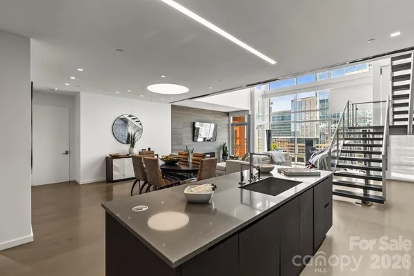 $1,825,000 | 435 South Tryon Street, Unit 901, Charlotte, NC 28202
