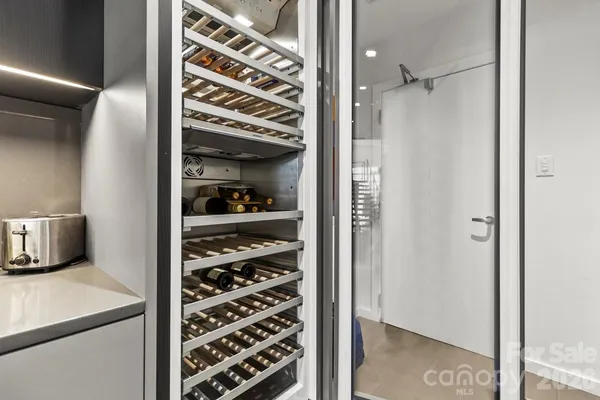 $1,825,000 | 435 South Tryon Street, Unit 901, Charlotte, NC 28202