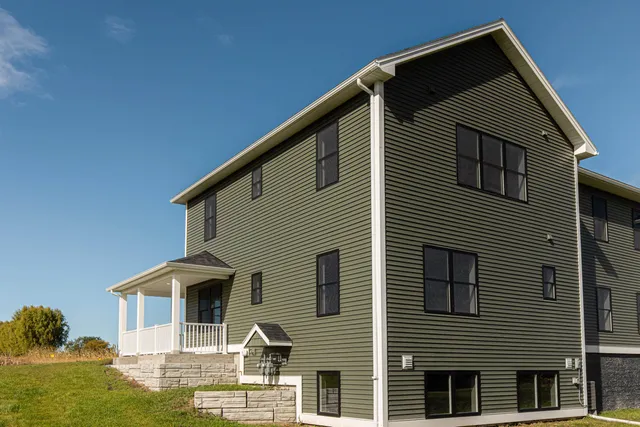 $715,000 | 77 Wilson Lane, South Burlington, VT 05403