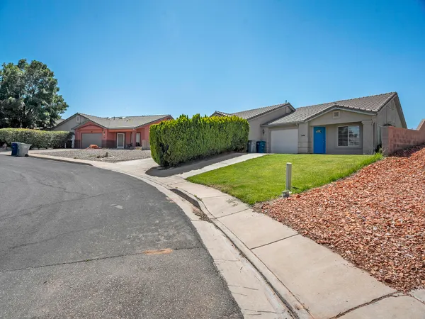 68 South 2250th Street West, Hurricane, UT 84737