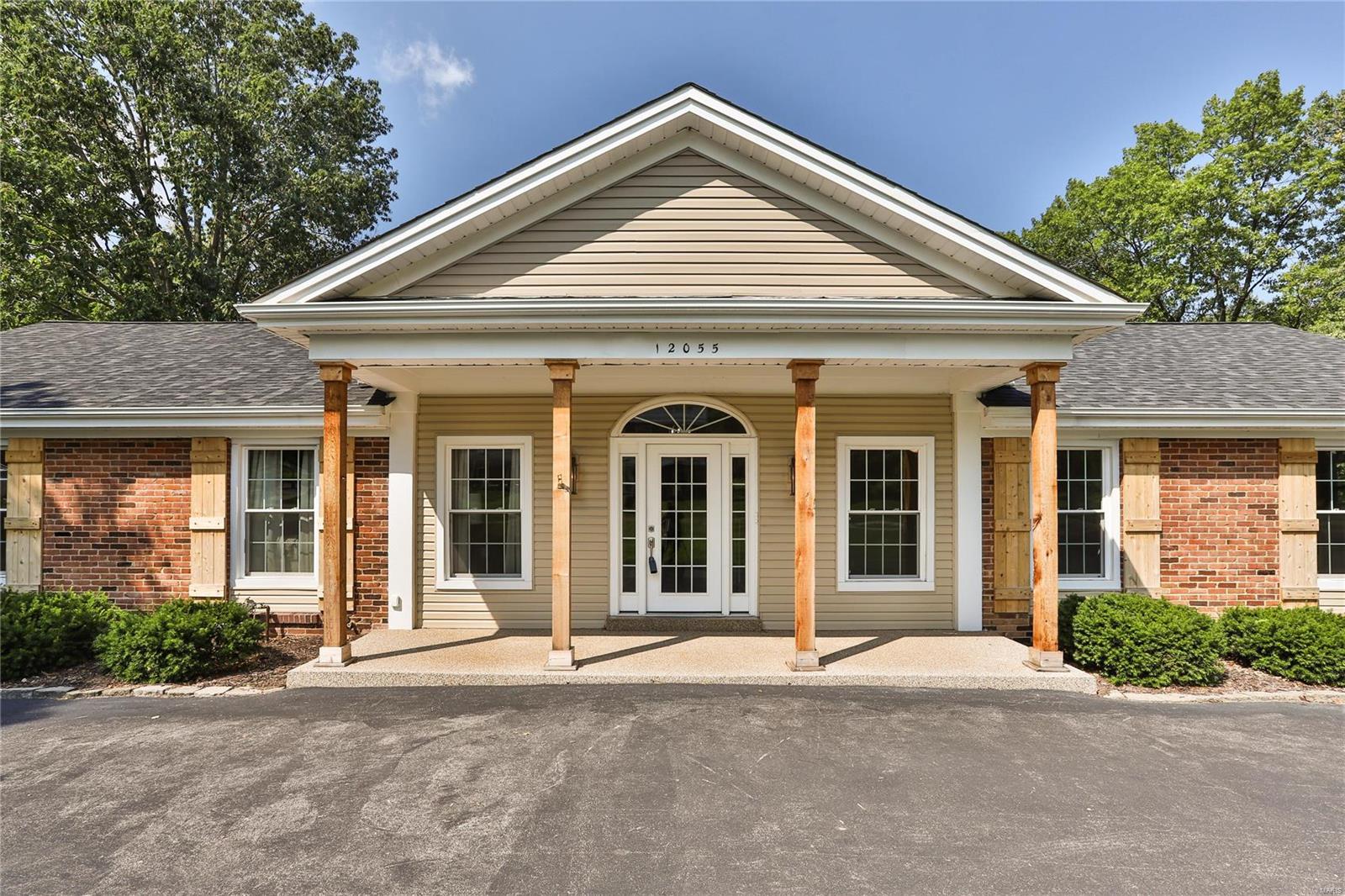 12055 Point Oak Road St. Louis, MO 63131 - Photo 1 of 62 Gallery Image 1