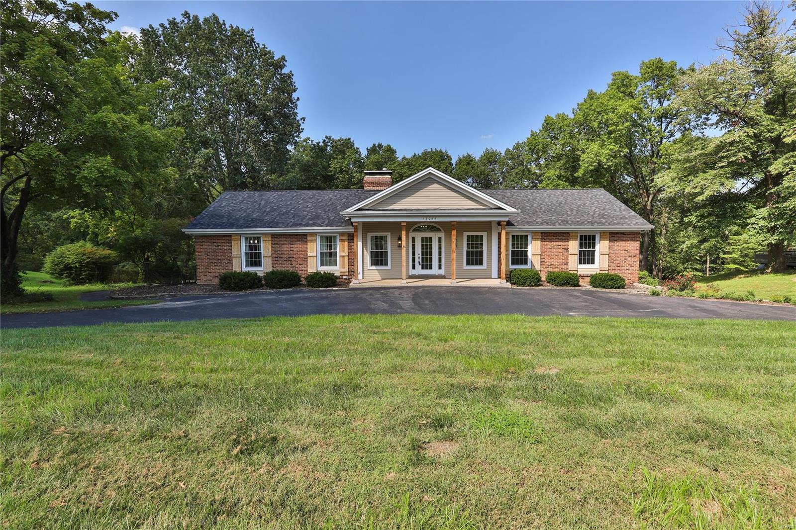 12055 Point Oak Road St. Louis, MO 63131 - Photo 3 of 62 Gallery Image 3