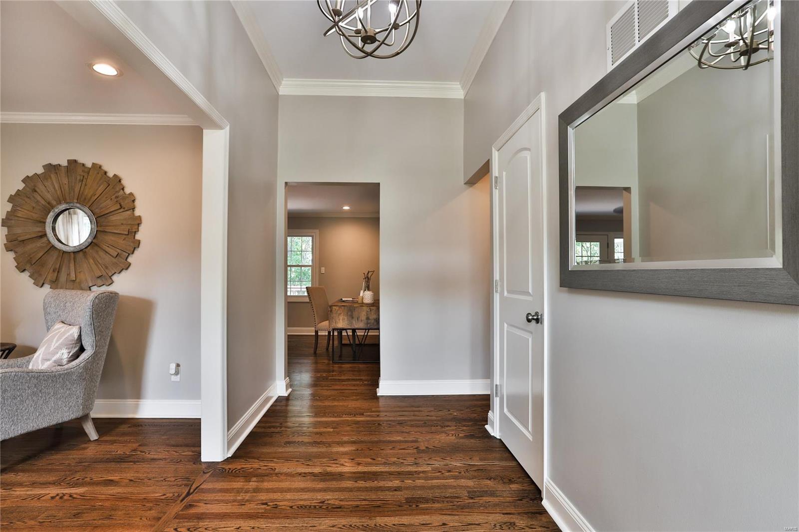 12055 Point Oak Road St. Louis, MO 63131 - Photo 5 of 62 Gallery Image 5