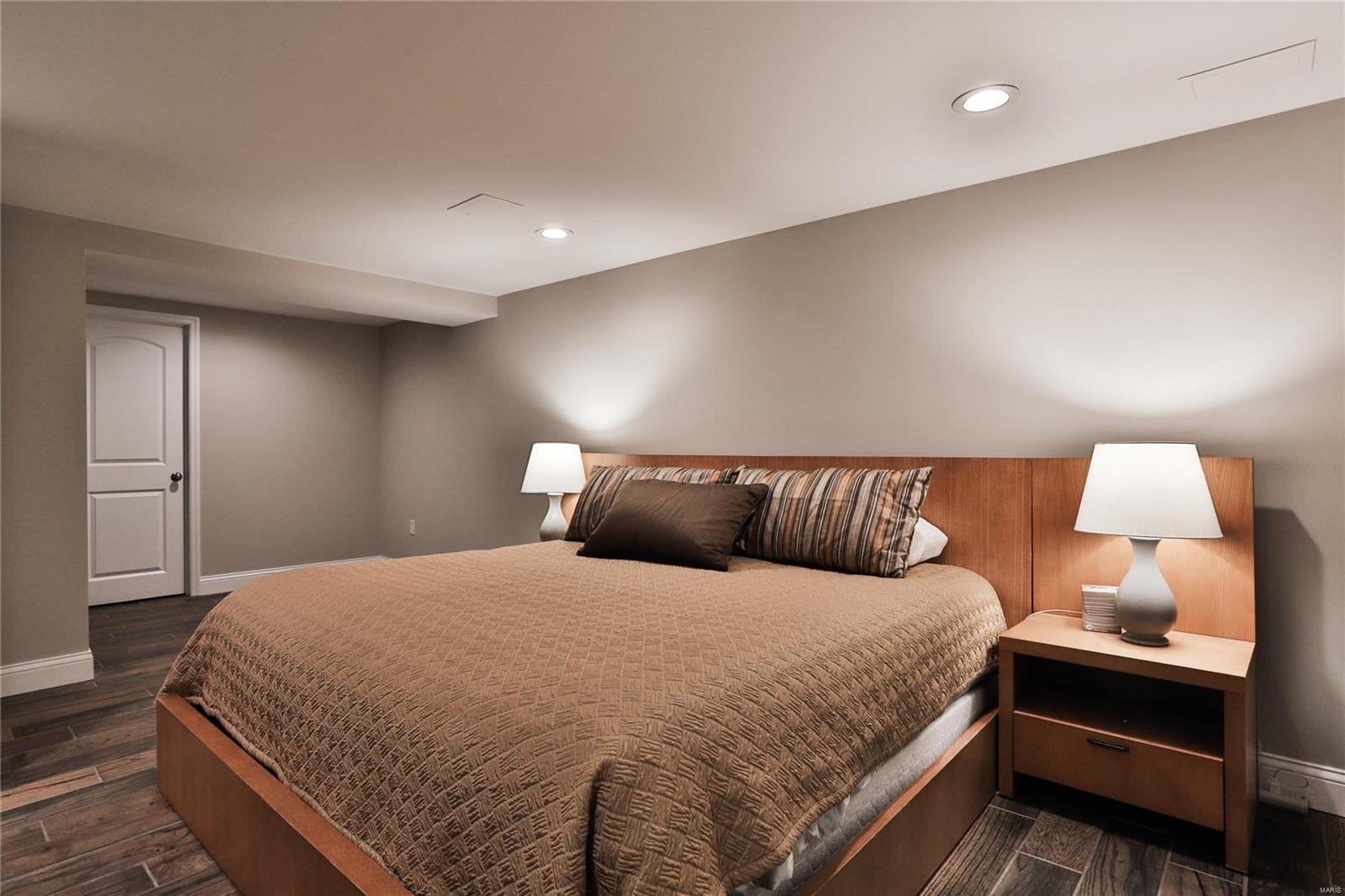 12055 Point Oak Road St. Louis, MO 63131 - Photo 52 of 62 Gallery Image 52