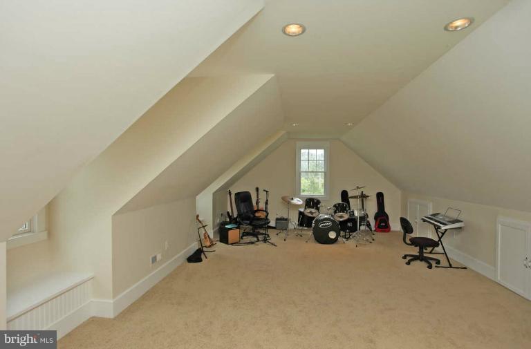 4022 Cadle Creek Road Edgewater, MD 21037 - Photo 20 of 27 A Secret Room located above the Garage