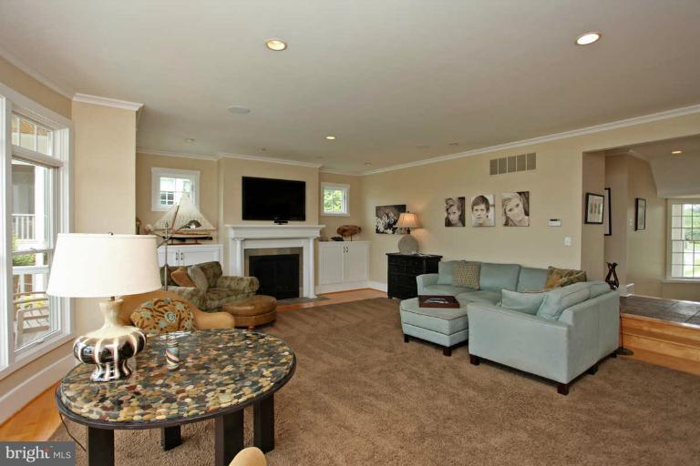 4022 Cadle Creek Road Edgewater, MD 21037 - Photo 5 of 27 Casual and Elegant - An Entertainers Delight