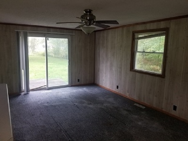 1696 South 9 Mile Road Midland, MI 48640 - Photo 4 of 15 1853646-3.JPG