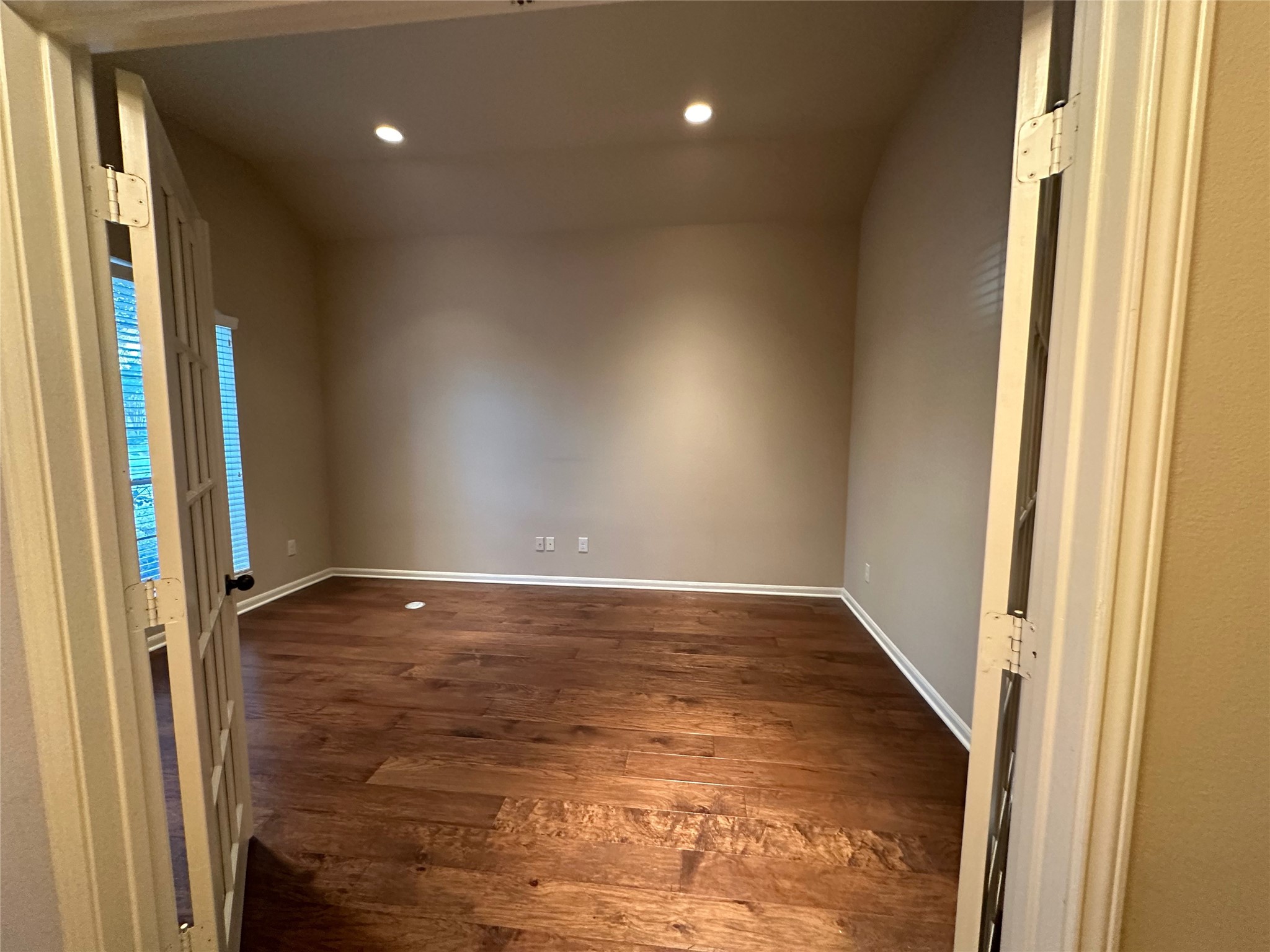 2922 Firewalk Trace Katy, TX 77494 - Photo 5 of 38 a view of an empty room and window