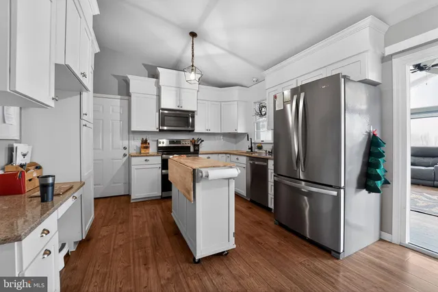 $640,000 | 7131 Carmae Road, Sykesville, MD 21784