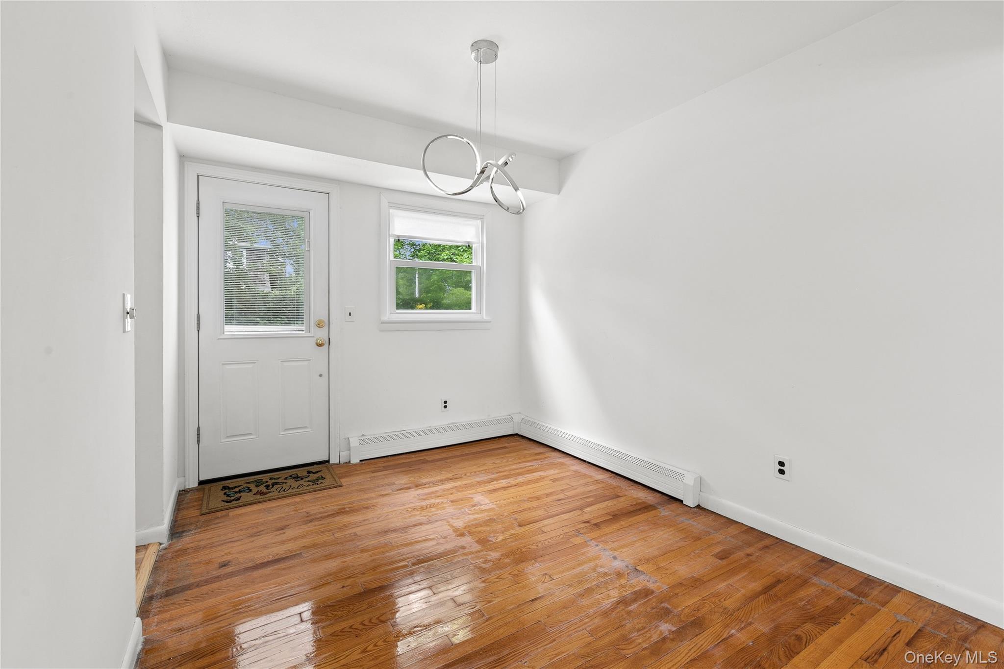 111 Miller Road Southampton, NY 11968 - Photo 11 of 29