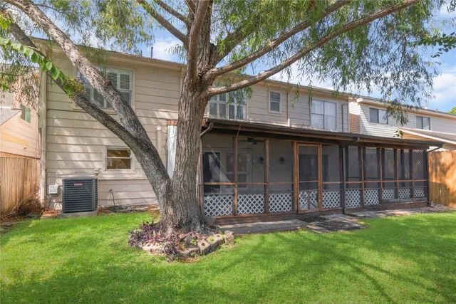 $2,800 | 715 Trademark Place, Houston, TX 77079