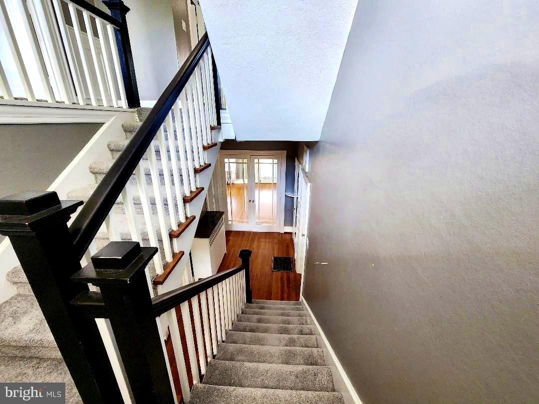 515 Fourth Street Shenandoah, VA 22849 - Photo 28 of 52 Charming staircase!