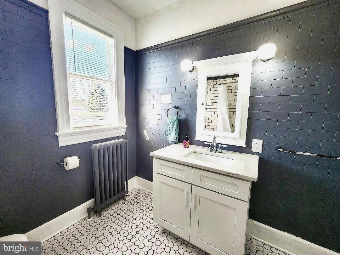 515 Fourth Street Shenandoah, VA 22849 - Photo 36 of 52 Tremendous lighting for getting ready!.