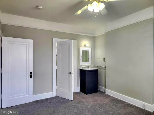 $2,400 | 515 Fourth Street, Shenandoah, VA 22849