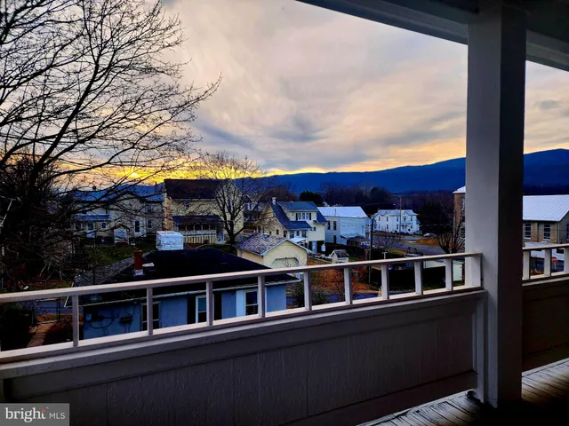 $2,400 | 515 Fourth Street, Shenandoah, VA 22849