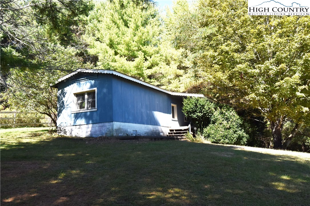 231 Guy Neaves Road Crumpler, NC 28617 - Photo 10 of 36 Gallery Image 10