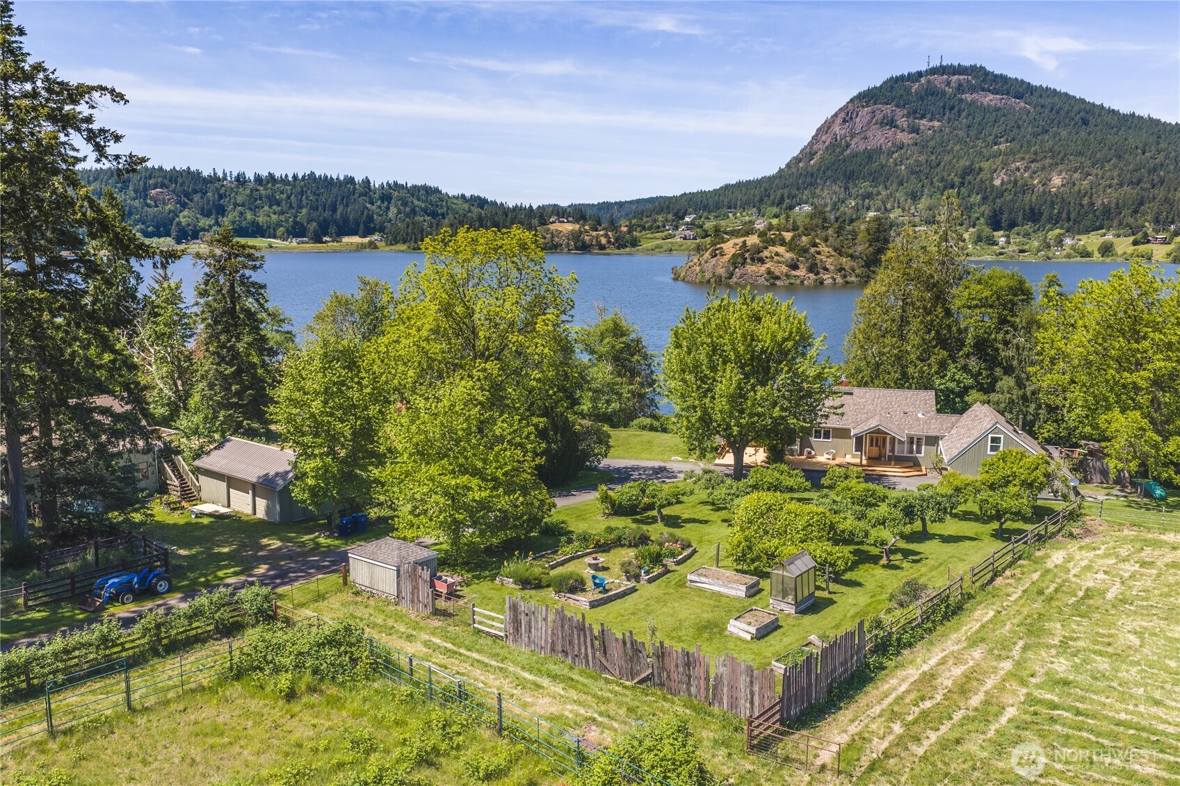 6067 South Campbell Lake Road Anacortes, WA 98221 - Photo 7 of 40