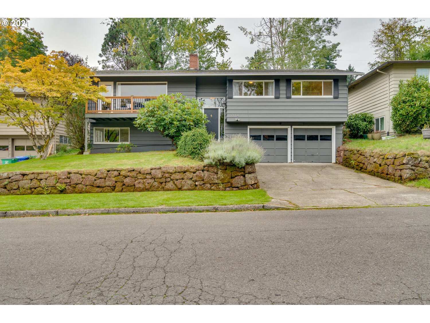3314 Southwest Marigold Street Portland, OR 97219 - Photo 1 of 29 Gallery Image 1