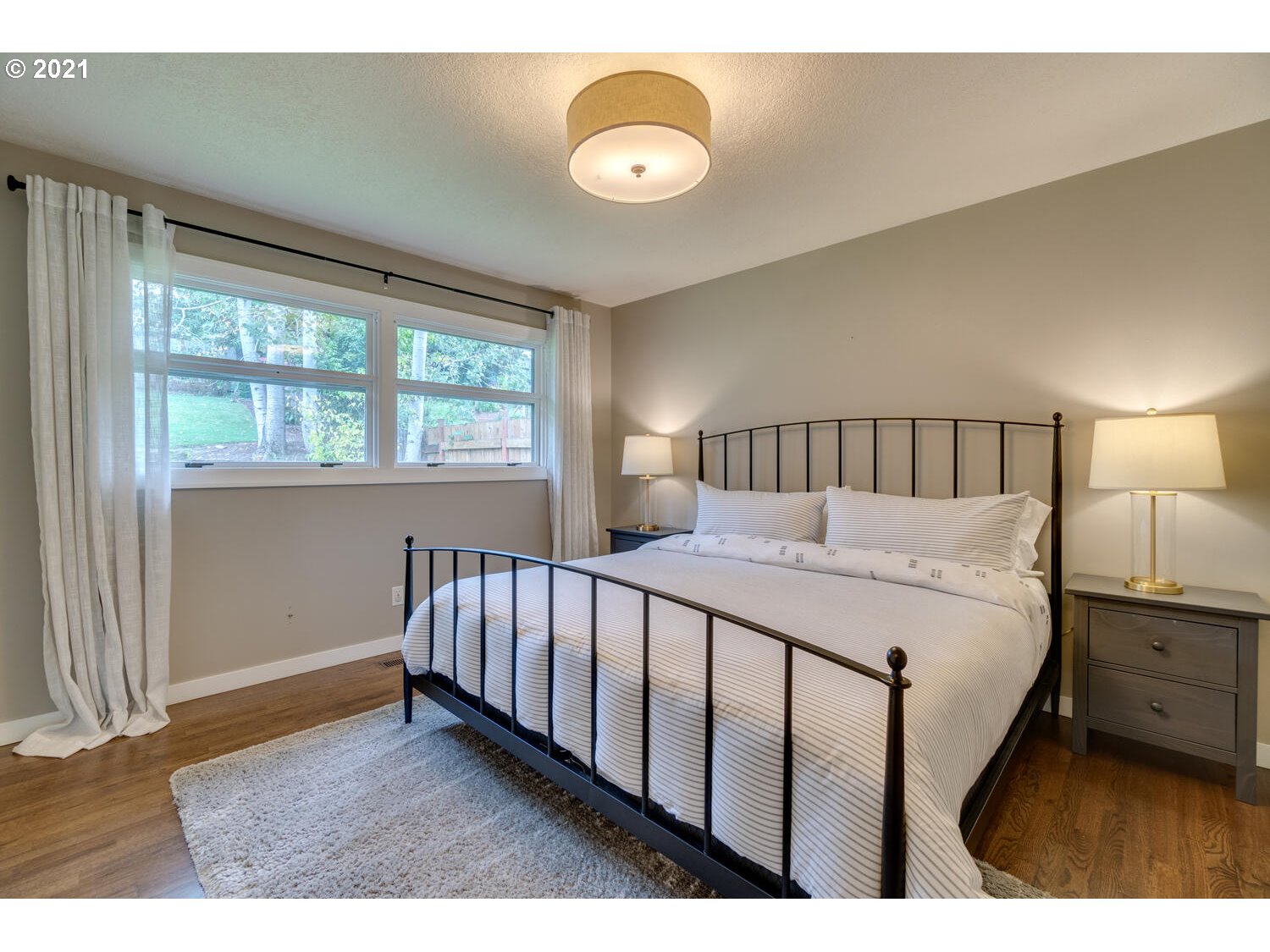 3314 Southwest Marigold Street Portland, OR 97219 - Photo 14 of 29 Gallery Image 14