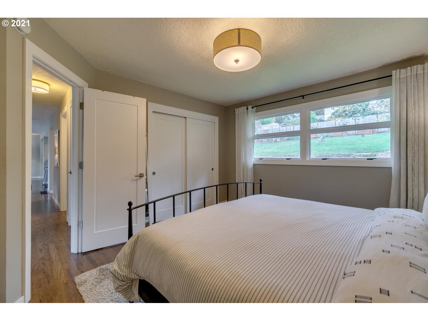 3314 Southwest Marigold Street Portland, OR 97219 - Photo 15 of 29 Gallery Image 15