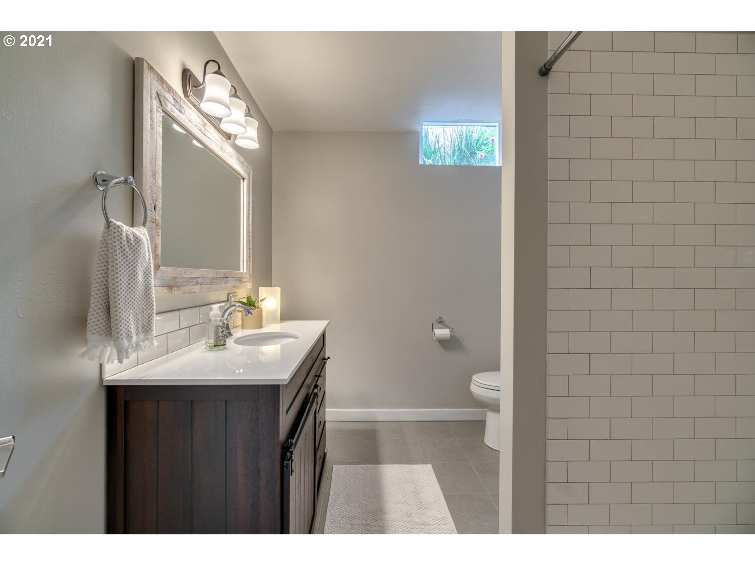 3314 Southwest Marigold Street Portland, OR 97219 - Photo 18 of 29 Gallery Image 18