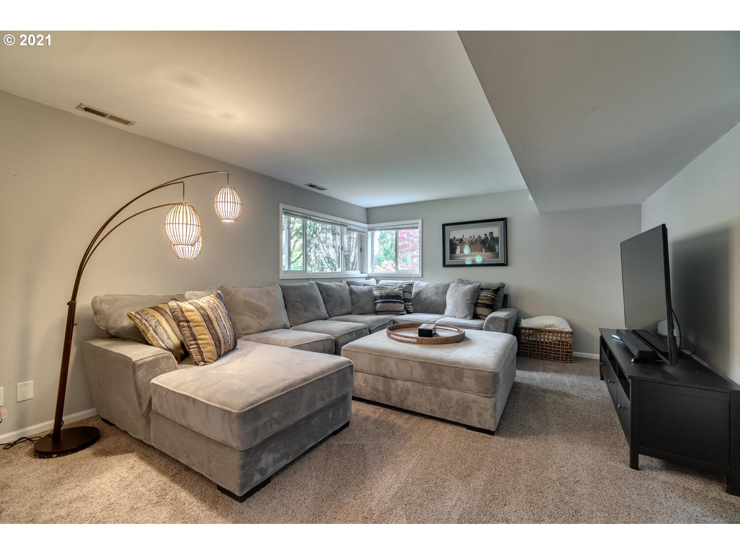 3314 Southwest Marigold Street Portland, OR 97219 - Photo 19 of 29 Gallery Image 19