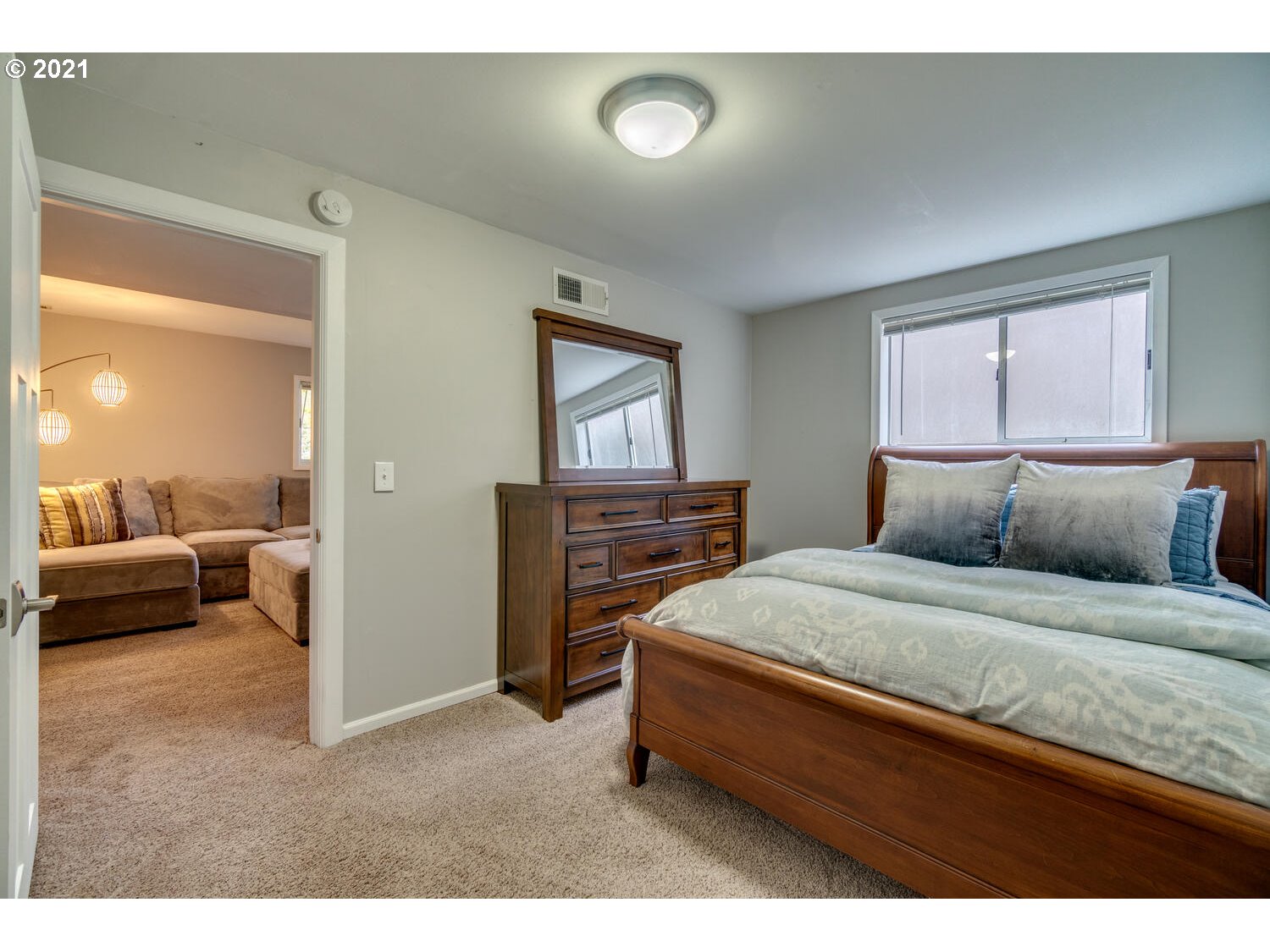 3314 Southwest Marigold Street Portland, OR 97219 - Photo 21 of 29 Gallery Image 21