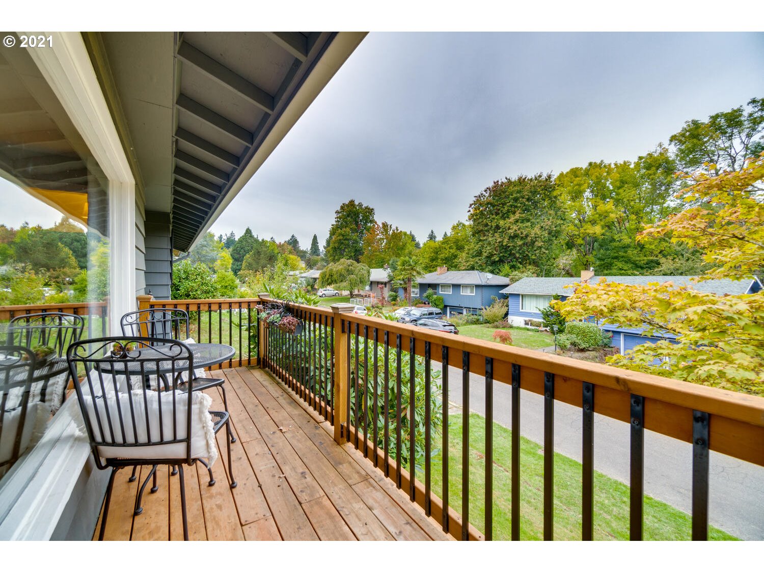 3314 Southwest Marigold Street Portland, OR 97219 - Photo 22 of 29 Gallery Image 22