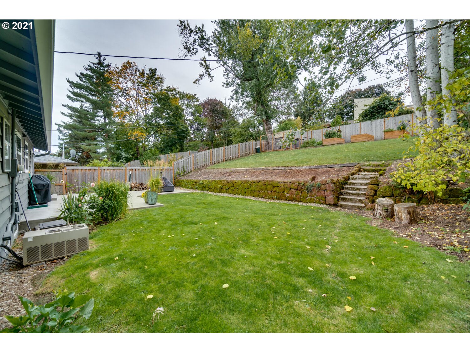 3314 Southwest Marigold Street Portland, OR 97219 - Photo 24 of 29 Gallery Image 24