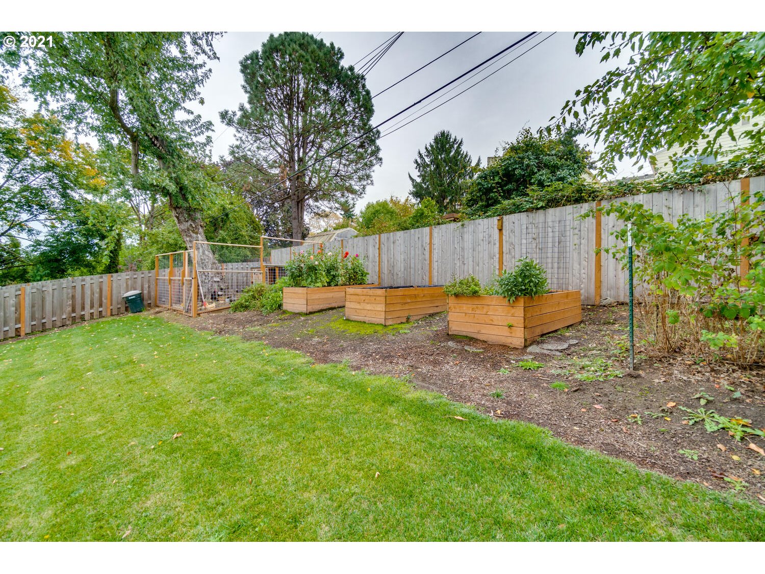 3314 Southwest Marigold Street Portland, OR 97219 - Photo 25 of 29 Gallery Image 25