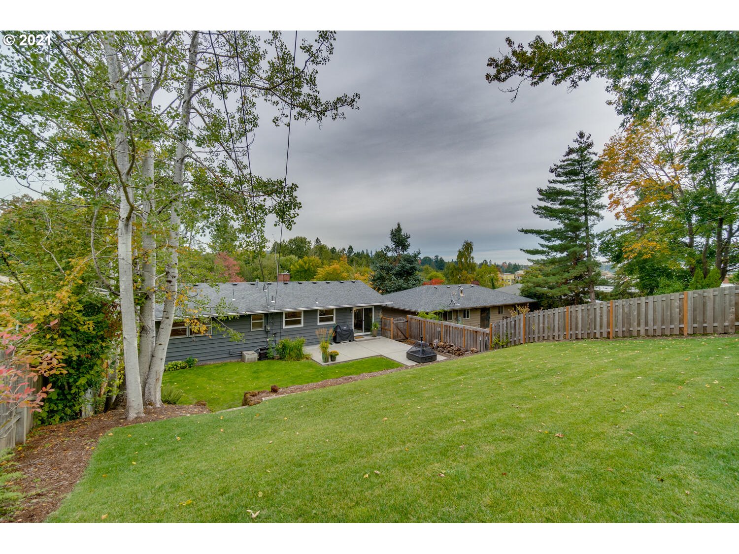 3314 Southwest Marigold Street Portland, OR 97219 - Photo 26 of 29 Gallery Image 26
