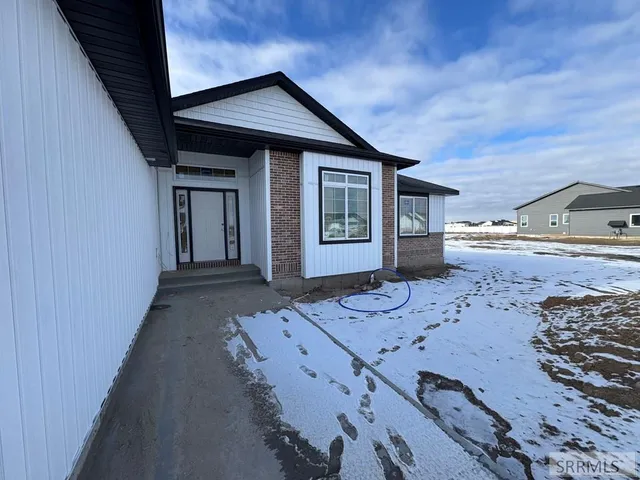 $600,000 | 1572 North 845 East, Shelley, ID 83274