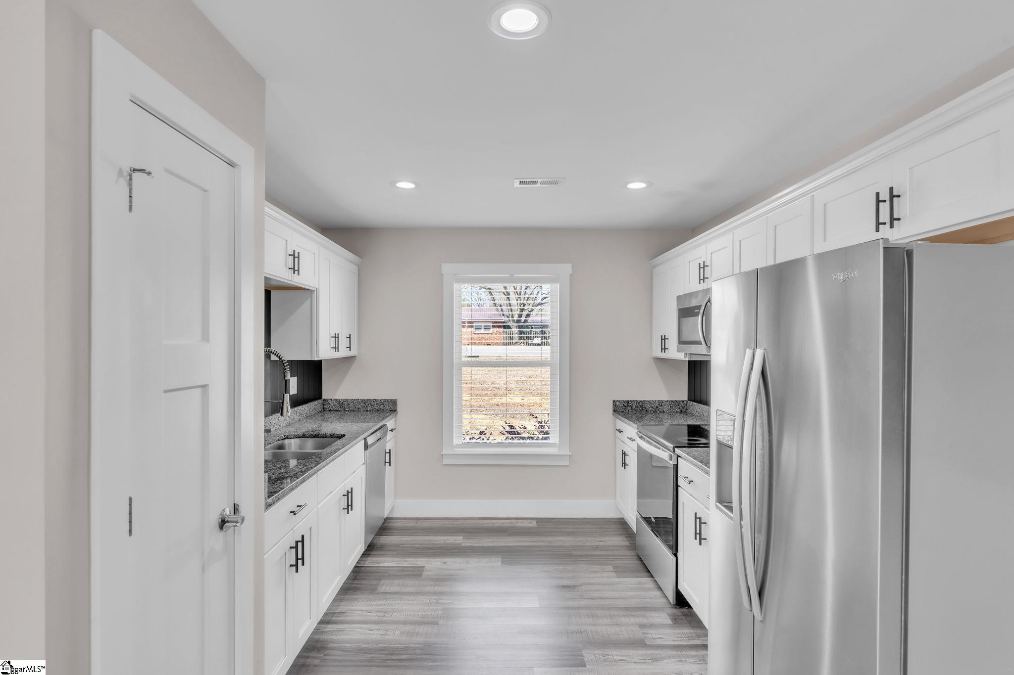 506 Battleground Road Chesnee, SC 29323 - Photo 6 of 31